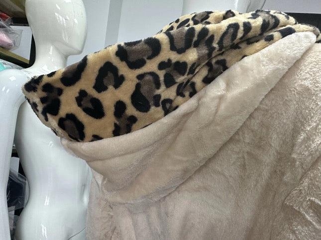 Champagne Cheeteh- Princess Plush Robe